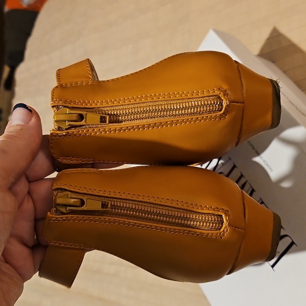 Dream Pairs Pointed Toe Tan Ankle Strap Shoes - Picture 5 of 11